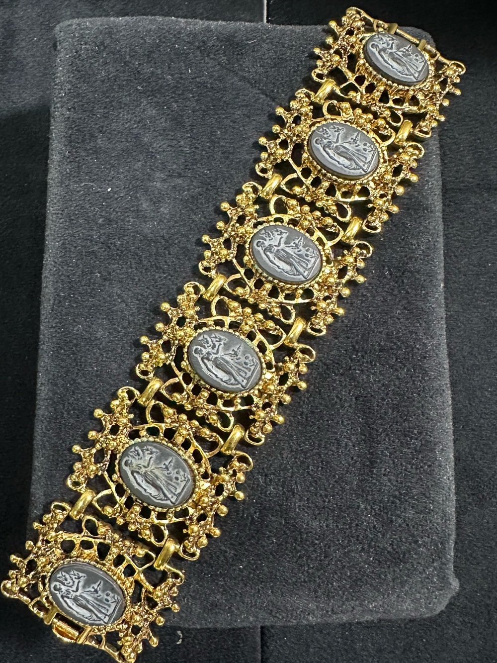 Vtg: NAPIER Oval Stone Cameo Motif Wide Filigree Statement Bracelet